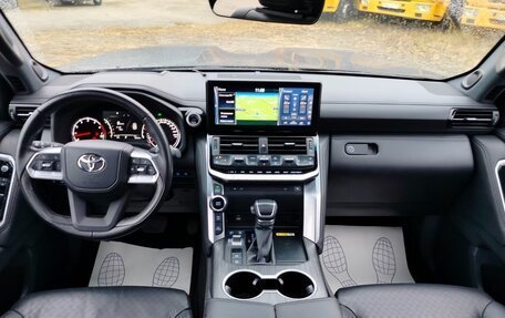 Toyota Land Cruiser, 2024 год, 13 250 000 рублей, 9 фотография