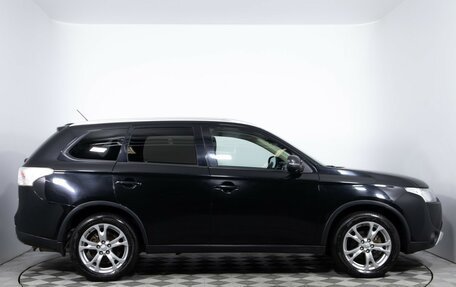 Mitsubishi Outlander III рестайлинг 3, 2014 год, 1 381 000 рублей, 4 фотография