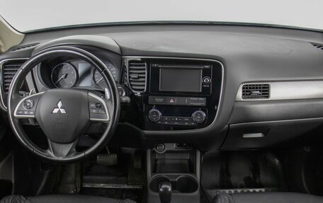 Mitsubishi Outlander III рестайлинг 3, 2014 год, 1 381 000 рублей, 13 фотография