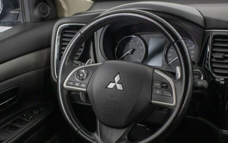 Mitsubishi Outlander III рестайлинг 3, 2014 год, 1 381 000 рублей, 15 фотография