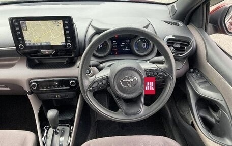 Toyota Yaris, 2021 год, 645 000 рублей, 11 фотография