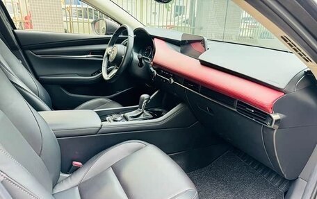 Mazda 3, 2021 год, 2 125 000 рублей, 11 фотография