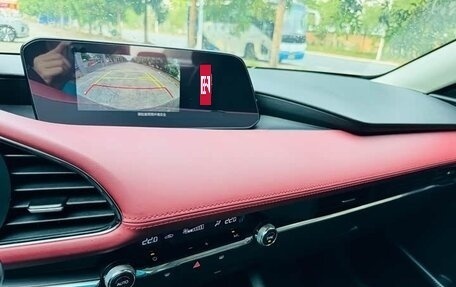 Mazda 3, 2021 год, 2 125 000 рублей, 10 фотография