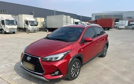 Toyota Yaris XP150 рестайлинг, 2022 год, 1 400 000 рублей, 1 фотография