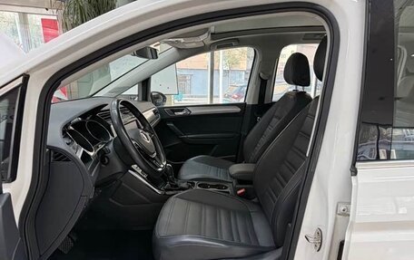 Volkswagen Touran III, 2021 год, 1 944 000 рублей, 5 фотография