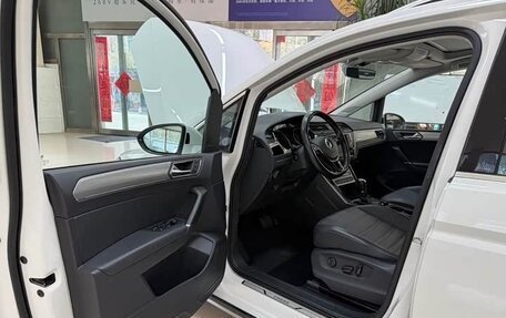 Volkswagen Touran III, 2021 год, 1 944 000 рублей, 4 фотография