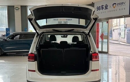 Volkswagen Touran III, 2021 год, 1 944 000 рублей, 22 фотография