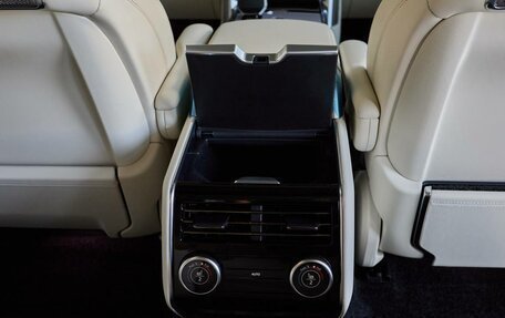 Land Rover Range Rover IV рестайлинг, 2025 год, 25 500 000 рублей, 24 фотография