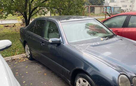 Mercedes-Benz E-Класс, 2000 год, 350 000 рублей, 3 фотография