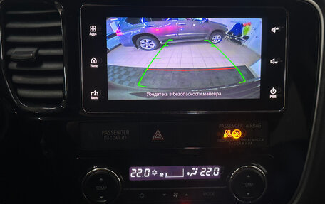 Mitsubishi Outlander III рестайлинг 3, 2018 год, 2 599 000 рублей, 14 фотография