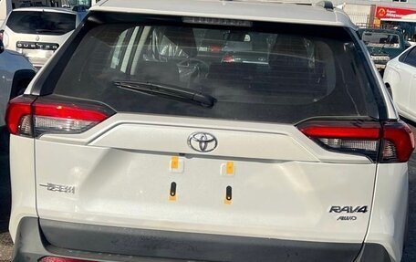 Toyota RAV4, 2025 год, 4 050 000 рублей, 4 фотография