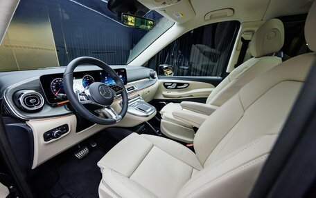 Mercedes-Benz V-Класс, 2025 год, 14 980 000 рублей, 13 фотография