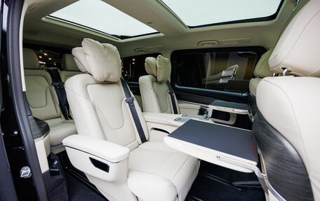 Mercedes-Benz V-Класс, 2025 год, 14 980 000 рублей, 36 фотография