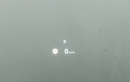 Jaguar E-Pace, 2019 год, 3 299 700 рублей, 24 фотография