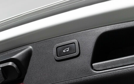 Jaguar E-Pace, 2019 год, 3 299 700 рублей, 26 фотография