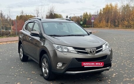 Toyota RAV4, 2014 год, 1 980 000 рублей, 4 фотография