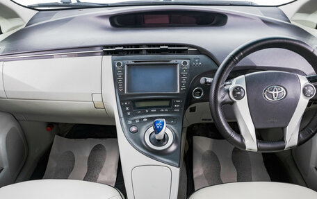 Toyota Prius, 2010 год, 1 199 000 рублей, 10 фотография