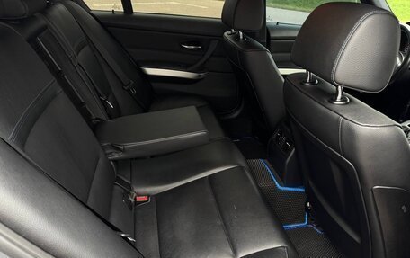 BMW 3 серия, 2011 год, 1 730 000 рублей, 38 фотография