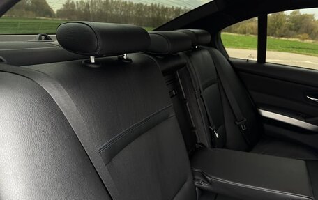 BMW 3 серия, 2011 год, 1 730 000 рублей, 39 фотография