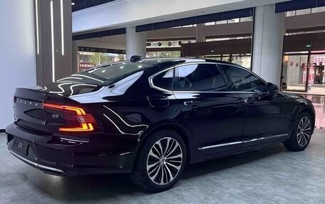 Volvo S90 II рестайлинг, 2022 год, 3 000 000 рублей, 5 фотография