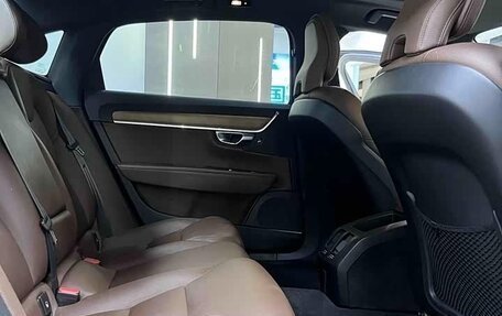 Volvo S90 II рестайлинг, 2022 год, 3 000 000 рублей, 10 фотография