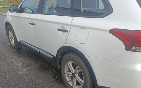 Mitsubishi Outlander III рестайлинг 3, 2017 год, 1 450 000 рублей, 3 фотография