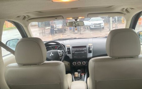 Mitsubishi Outlander III рестайлинг 3, 2008 год, 850 000 рублей, 7 фотография