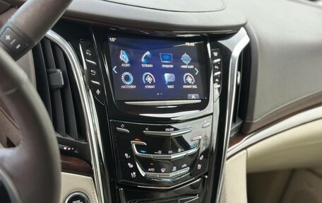 Cadillac Escalade IV, 2015 год, 3 337 000 рублей, 19 фотография