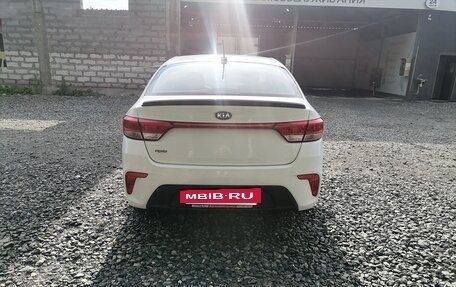 KIA Rio IV, 2017 год, 950 000 рублей, 4 фотография