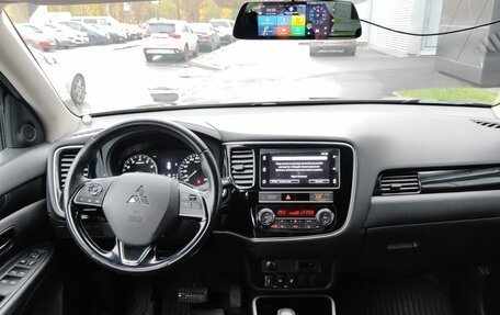 Mitsubishi Outlander III рестайлинг 3, 2019 год, 1 950 000 рублей, 8 фотография