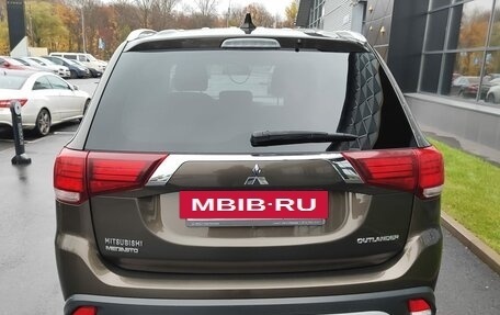 Mitsubishi Outlander III рестайлинг 3, 2019 год, 1 950 000 рублей, 5 фотография