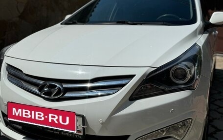 Hyundai Solaris II рестайлинг, 2015 год, 1 180 000 рублей, 1 фотография