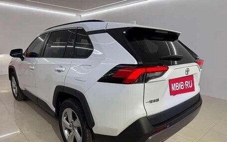 Toyota RAV4, 2022 год, 2 450 000 рублей, 6 фотография