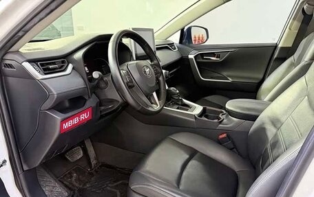 Toyota RAV4, 2022 год, 2 450 000 рублей, 8 фотография