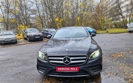 Mercedes-Benz E-Класс, 2019 год, 3 300 000 рублей, 1 фотография