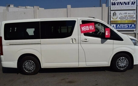Toyota HiAce H300, 2022 год, 5 900 000 рублей, 7 фотография