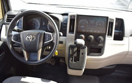 Toyota HiAce H300, 2022 год, 5 900 000 рублей, 10 фотография