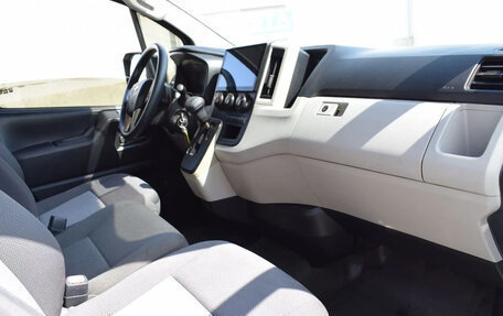 Toyota HiAce H300, 2022 год, 5 900 000 рублей, 13 фотография