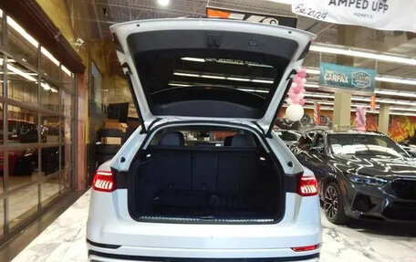 Audi Q8 I, 2023 год, 5 600 000 рублей, 9 фотография