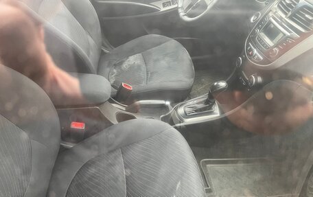 Hyundai Solaris II рестайлинг, 2015 год, 550 000 рублей, 7 фотография