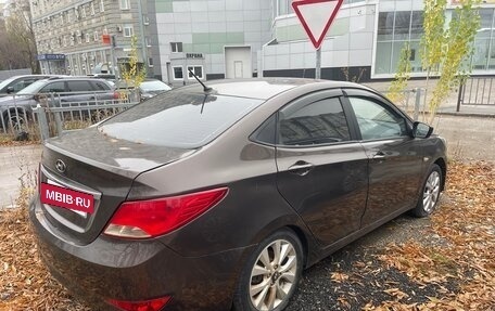 Hyundai Solaris II рестайлинг, 2015 год, 550 000 рублей, 3 фотография