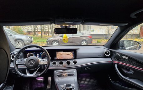 Mercedes-Benz E-Класс, 2019 год, 3 300 000 рублей, 8 фотография