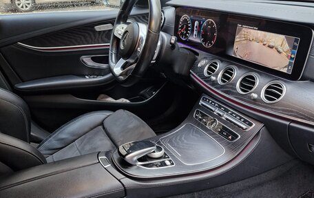 Mercedes-Benz E-Класс, 2019 год, 3 300 000 рублей, 11 фотография