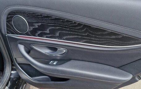 Mercedes-Benz E-Класс, 2019 год, 3 300 000 рублей, 12 фотография