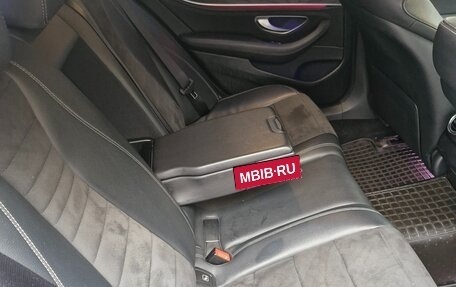 Mercedes-Benz E-Класс, 2019 год, 3 300 000 рублей, 15 фотография