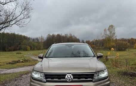 Volkswagen Tiguan II, 2020 год, 2 400 000 рублей, 1 фотография