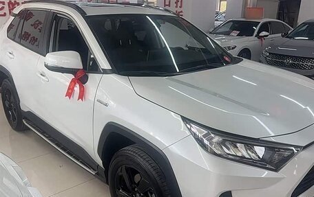 Toyota RAV4, 2022 год, 2 390 000 рублей, 1 фотография