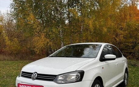 Volkswagen Polo VI (EU Market), 2014 год, 800 000 рублей, 2 фотография