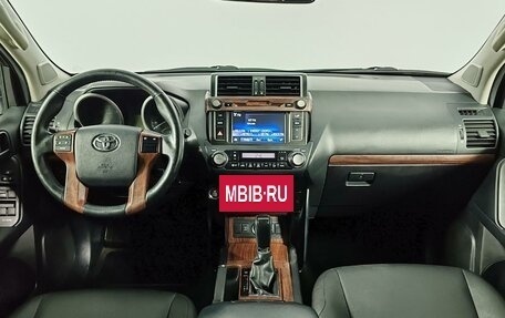 Toyota Land Cruiser Prado 150 рестайлинг 2, 2015 год, 3 725 000 рублей, 14 фотография