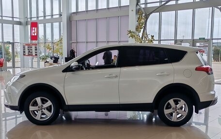 Toyota RAV4, 2019 год, 2 390 000 рублей, 8 фотография